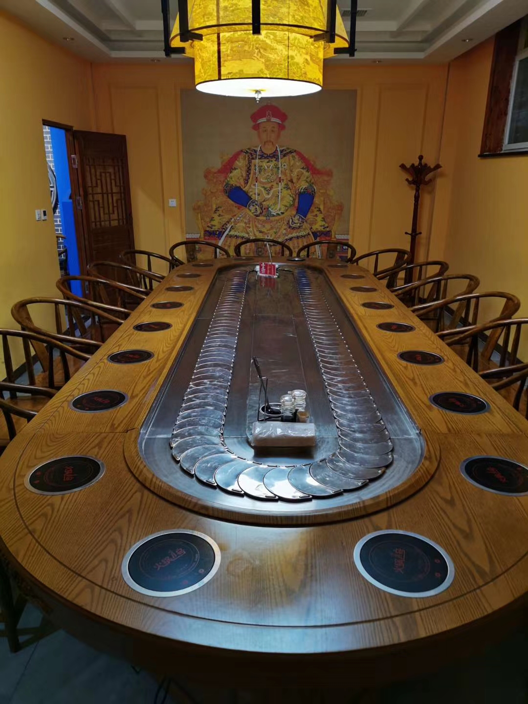 中餐桌火锅茄子视频H网站